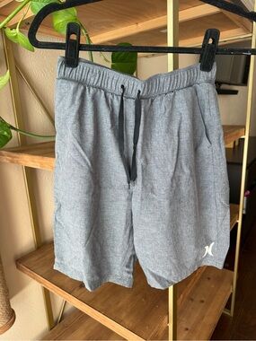 Hurley Men's Light Gray Elastic Waist Hybrid Shorts